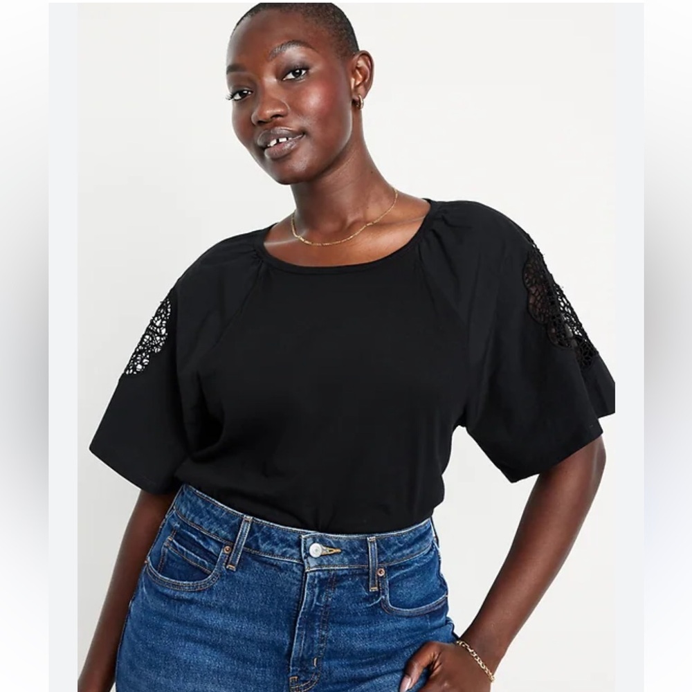 Old Navy 🎉host pickx2🎉NWT Everywhere cut out short sleeve mixed fabric top